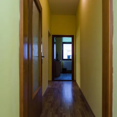 Apartment & Fountain *